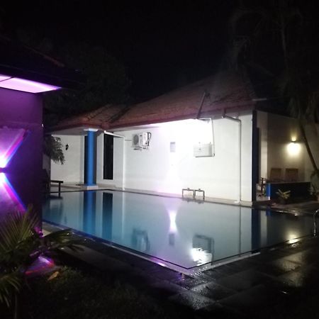 נגומבו Blue Bell Hotel מראה חיצוני תמונה